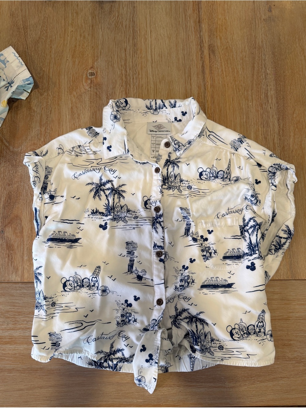 Disney Cruise Line cropped top Castaway Cay